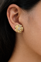 Textured Gold Blooming Flower Pendant Set