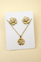 Textured Gold Blooming Flower Pendant Set