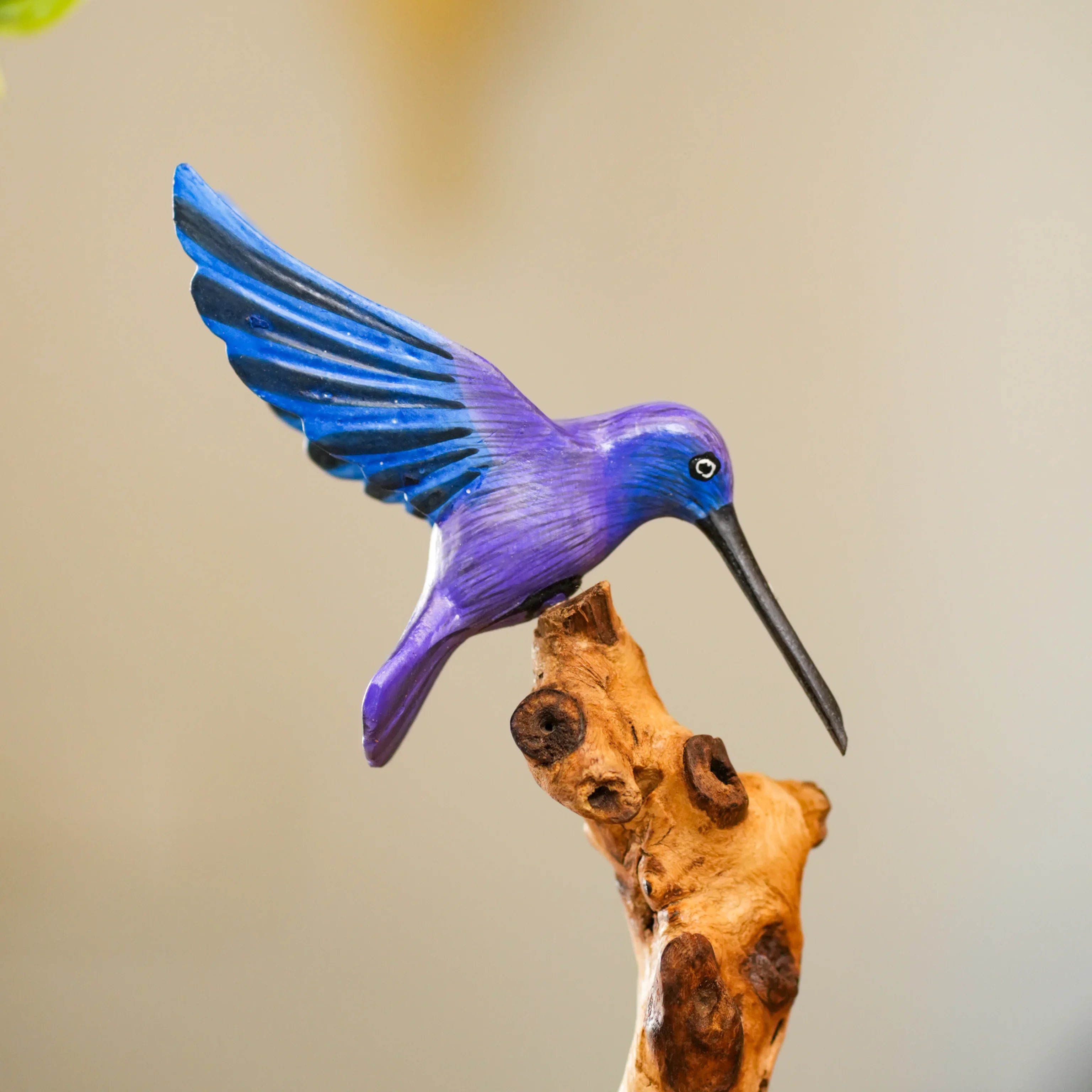 TIMBER KALA'S HUMMING BIRD ON DRIFTWOOD FOR DECOR