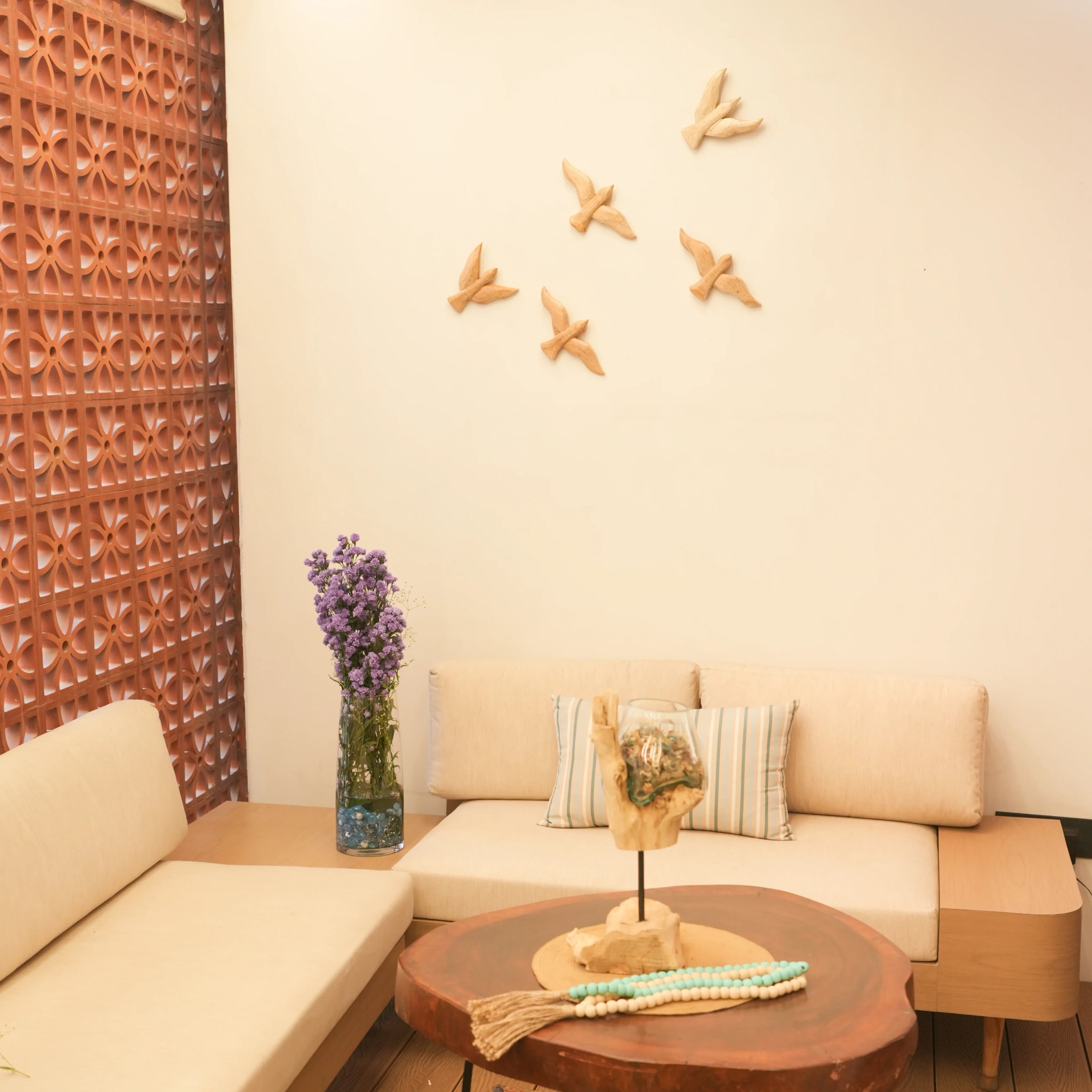 TIMBER KALA'S SINGLE WOODEN SPARROW FOR DECOR